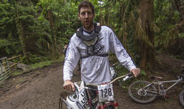 LOCALS: Richard "Sprungloaded" Mahon - Devinci Wilson XP